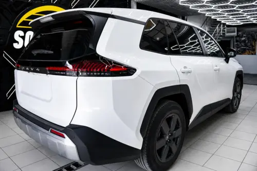 Оклейка антигравийной плёнкой Toyota RAV4 - фотография 6