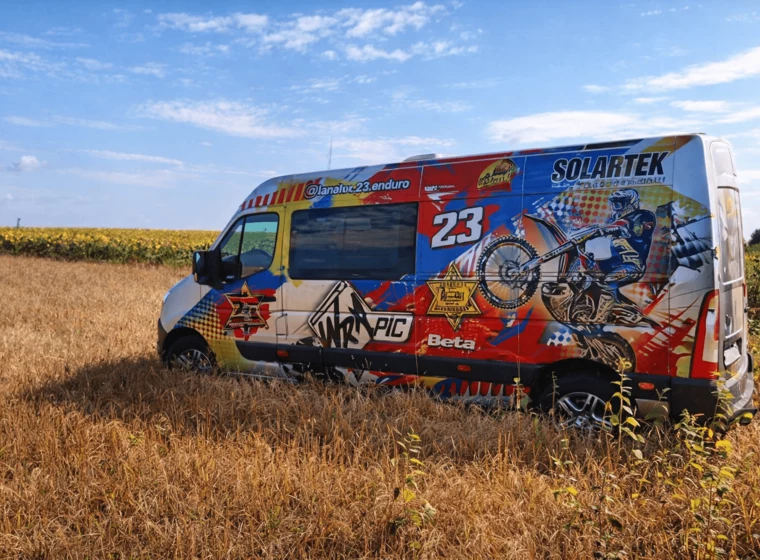 Брендирование Renault Master для эндуро
