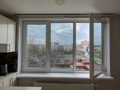 Установка солнцезащитной пленки STR20SISRPS в квартире на Байконурской улице - фотография 4