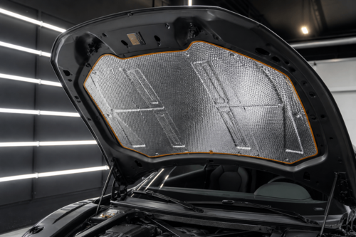 Шумоизоляция капота Audi R8 - дополнительный комфорт для спортивного автомобиля — фотография 1
