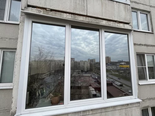 Установка солнцезащитной пленки STR20SISRPS в квартире на Байконурской улице — фотография 2