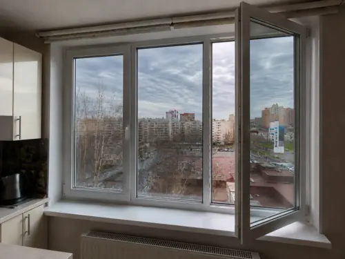 Установка солнцезащитной пленки STR20SISRPS в квартире на Байконурской улице - фотография 5