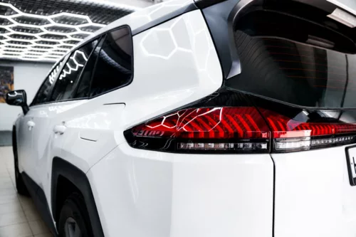 Оклейка антигравийной плёнкой Toyota RAV4 - фотография 3
