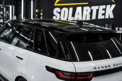 Range Rover - оклейка крыши и стоек черной пленкой - фотография 5