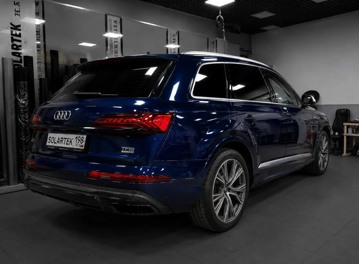 Audi Q7 - полная оклейка защитной плёнкой