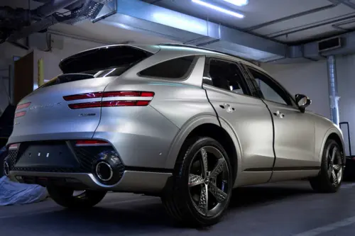 Genesis GV70 - полная оклейка кузова матовой антигравийной плёнкой - фотография 2