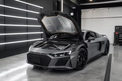 Шумоизоляция капота Audi R8 - дополнительный комфорт для спортивного автомобиля - фотография 2
