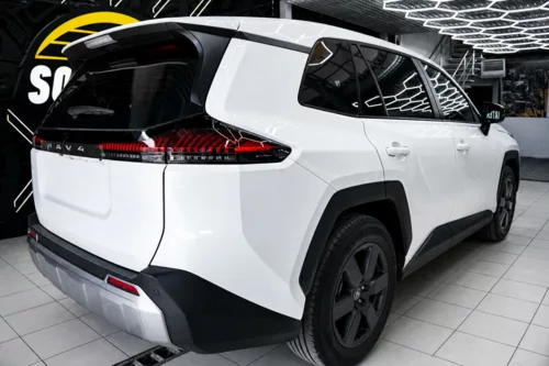 Оклейка антигравийной плёнкой Toyota RAV4 - фотография 5