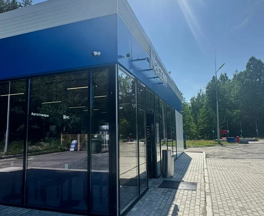 Оклейка АЗС в поселке Пряжа пленкой STR35SISRPS: Защита и стиль для вашего бизнеса - фотография 1