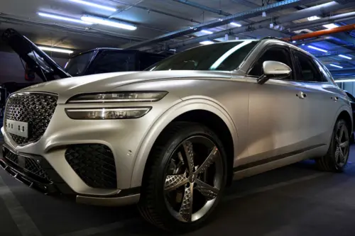 Genesis GV70 - полная оклейка кузова матовой антигравийной плёнкой - фотография 4