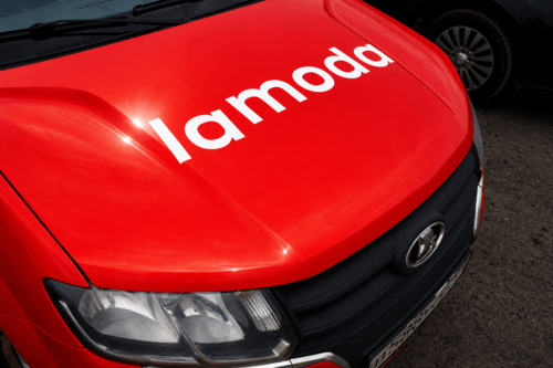 Сделали брендирование автомобиля для Lamoda — фотография 3